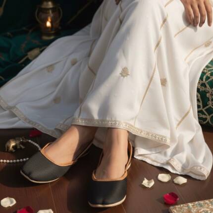 Basic Black (Naqshkaar by Hemohandicrafts)